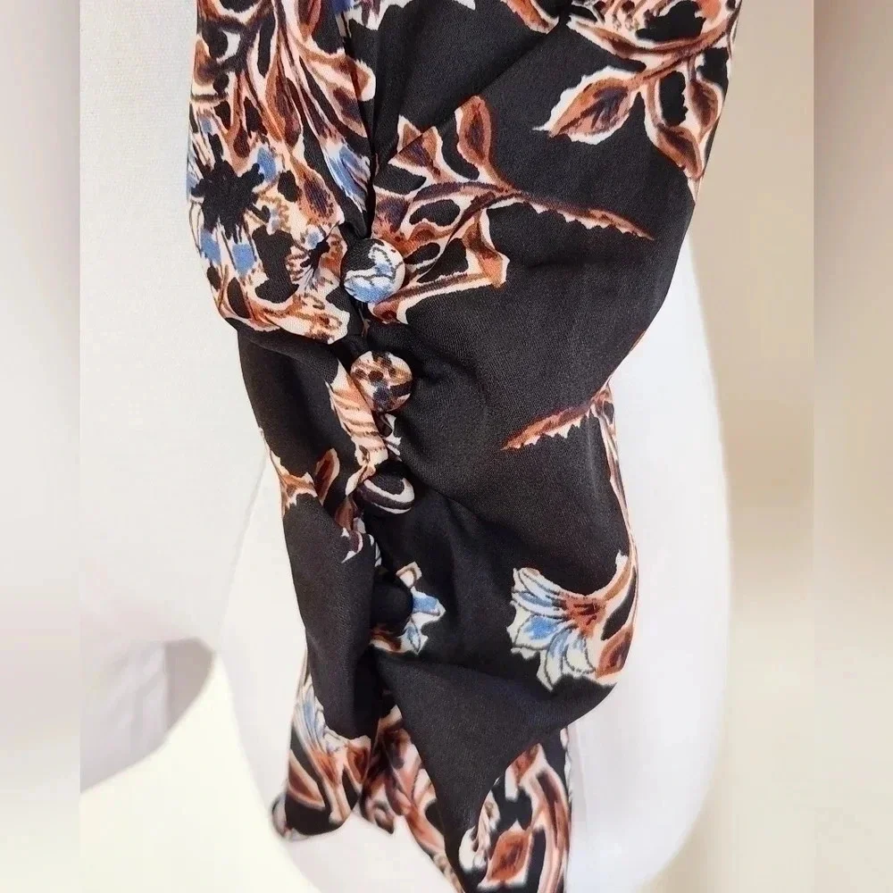 NWT || FREE PEOPLE || Santiago smocked blouse, crop, black, floral, size small